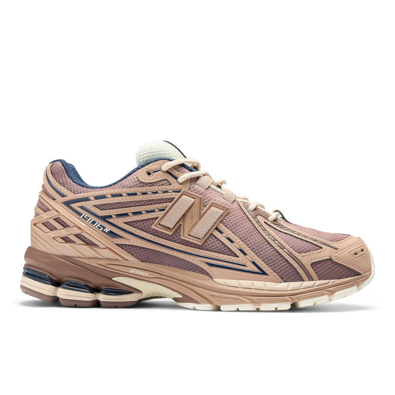 1906R – New Balance Panama