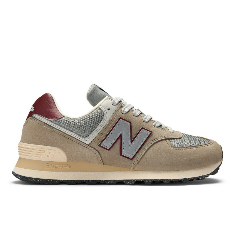 574 – New Balance Panama