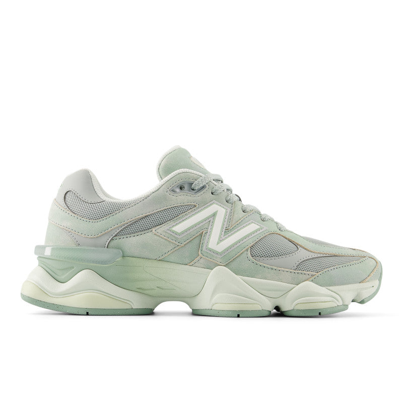 9060 – New Balance Panama