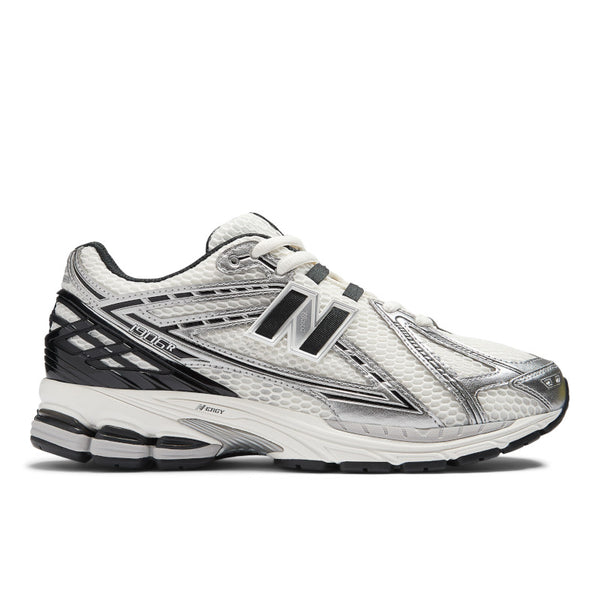 1906R – New Balance Panama