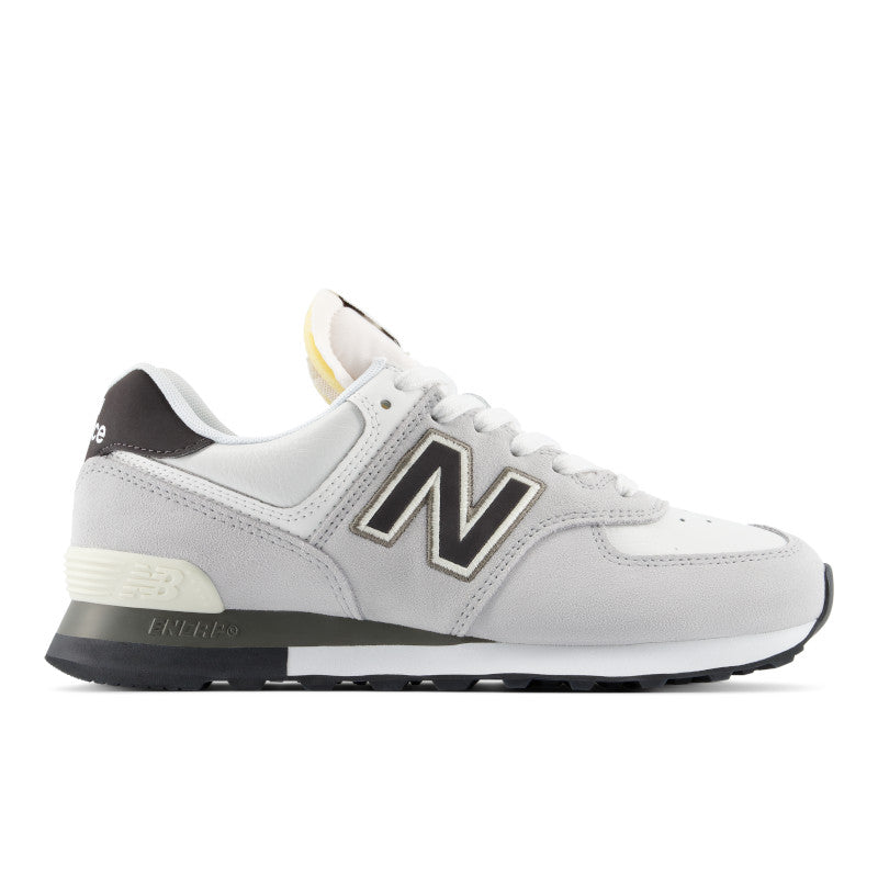 574 – New Balance Panama