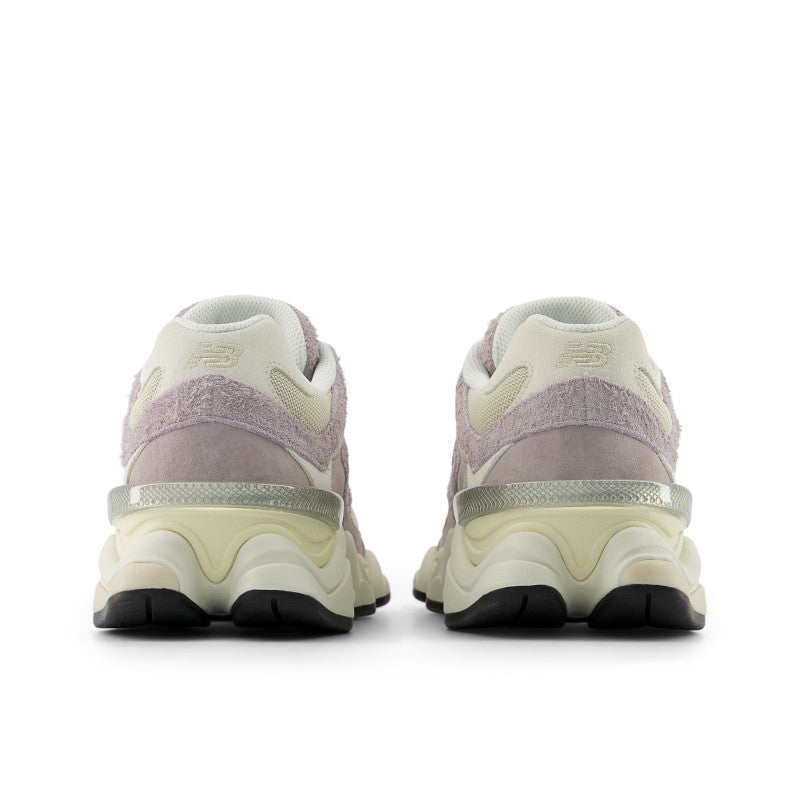 9060 – New Balance Panama