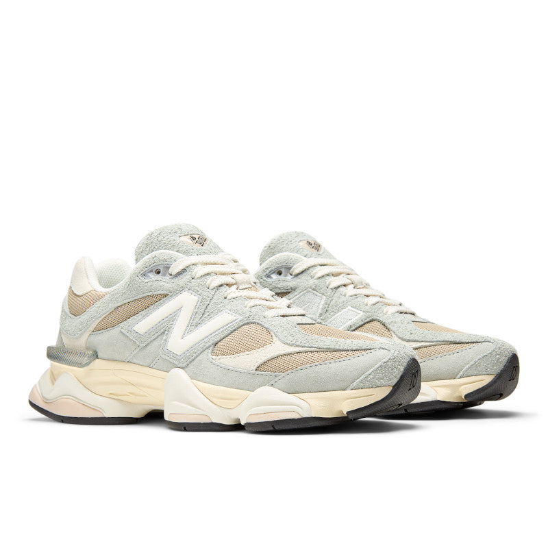 9060 – New Balance Panama