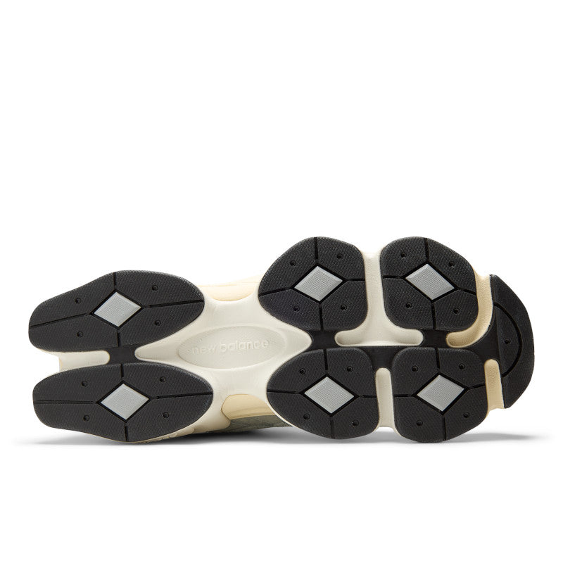 9060 – New Balance Panama