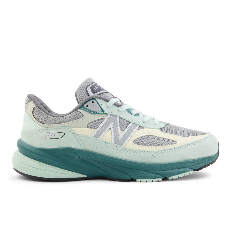 990 – New Balance Panama